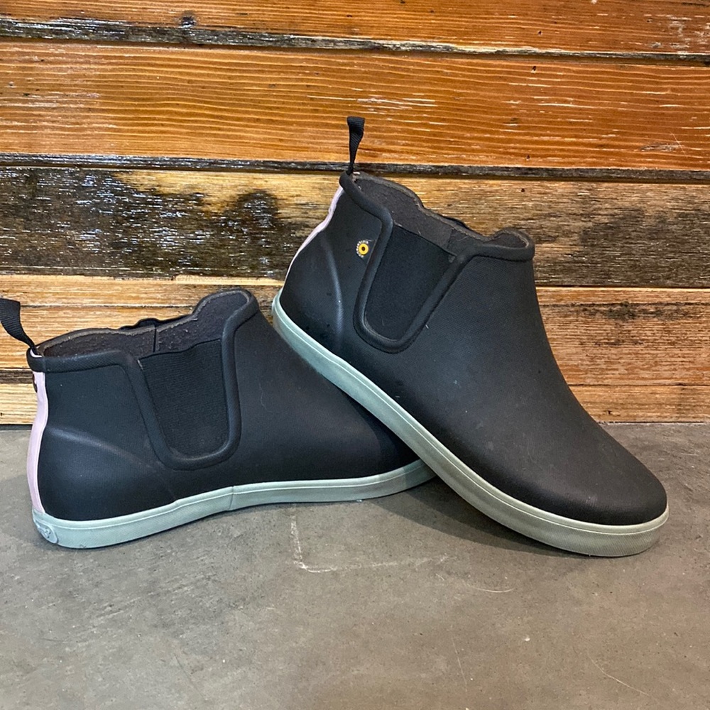 BOGS slip on ankle bootie - waterproof